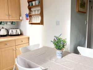 Cottage Sleeps 4 Indoor Pool Fishing Lake Pets, Beaworthy (opdaterede ...