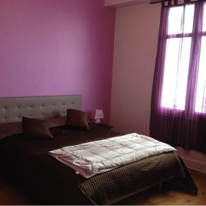 En eller flere senger på et rom på LE MIRAGE, SEA FRONT view, 3 bedrooms, 100m