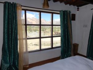 Gallery image of The Nomad's Cottage-Losar , nearest hotel stay to visit Chandra Tal - Lake , in Spiti Valley in Losar