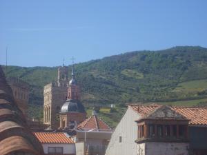 A general mountain view or a mountain view taken from a szállodákat