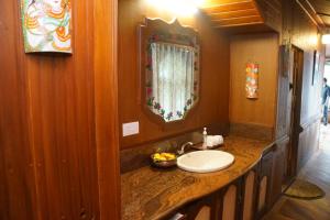 Gallery image of Soma House Boat in Alleppey