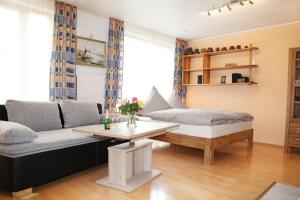 Gallery image of Chiemsee Comfort-Bungalow mit Garten in Rimsting