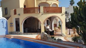 Basen w obiekcie Villa Vid-Bil Calpe lub w pobliżu