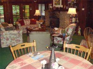 Ein Restaurant oder anderes Speiselokal in der Unterkunft Fairview Manor Bed and Breakfast 