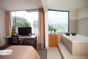 Gallery image of Palmetto Hotel Business La Perla in Lima