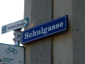 Ein Zertifikat, Auszeichnung, Logo oder anderes Dokument, das in der Unterkunft Hotel Krug ausgestellt ist