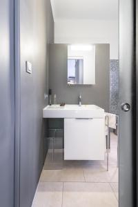 Bathroom sa Elegant Apartment
