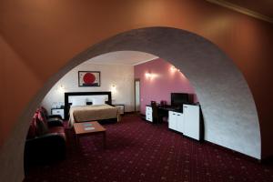 TV a/nebo společenská místnost v ubytování Erebuni Hotel Yerevan