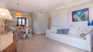Afbeelding uit fotogalerij van Gratsias Luxury Apartments Naxos in Stelida +52 foto's