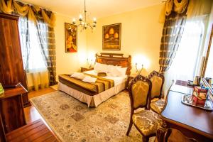 Gallery image of 13 Chairs Boutique Hotel in Petrozavodsk