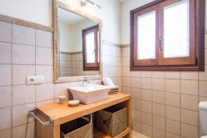 A bathroom at El Aserradero