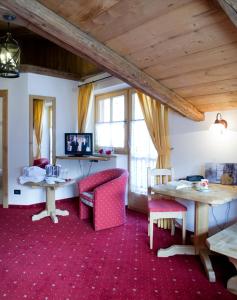 TV a/nebo společenská místnost v ubytování Hotel Garni San Nicolò