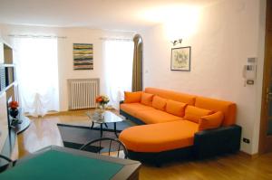 A seating area at Casa del Bernini