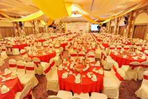 Restoran või mõni muu söögikoht majutusasutuses Grand Darul Makmur Hotel Kuantan