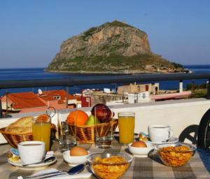 Photo de la galerie de l'établissement Angela's House Hotel, à Monemvasia