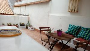 A seating area at Noera Home