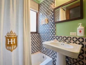 Koupelna v ubytování Hotel Havana