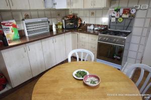 Auberg-Inn Guesthouse的厨房或小厨房