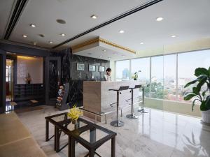 The lobby or reception area at Silk Path Hanoi Hotel