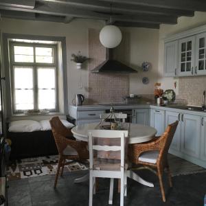 A kitchen or kitchenette at Charming Stone House