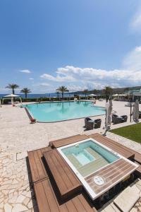 Bazén v ubytování Augustus Resort nebo v jeho okolí