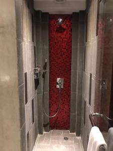 A bathroom at Anshel Hotel Seminyak