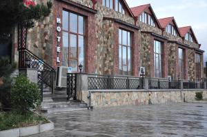 Budova, kde se hotel nachází + 22 fotografií