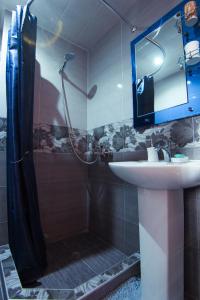 Koupelna v ubytování Tamari Guest House + 37 fotografií