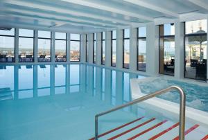 Real Marina Hotel & Spa 내부 또는 인근 수영장