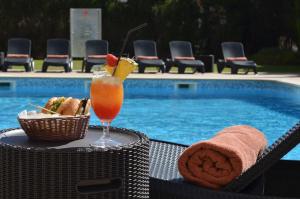 Swimming pool sa o malapit sa Hotel Real Oeiras