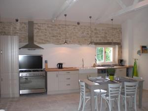 Køkken eller tekøkken på Château de Peyrolles