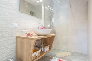 Kúpeľňa v ubytovaní Apartment Alpha and Studio Simba + 37 fotografií