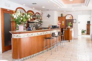Lounge nebo bar v ubytování Hotel Silvia