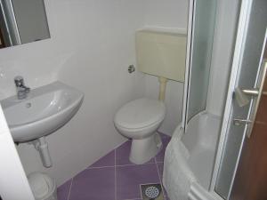 Koupelna v ubytování Apartments Murgic