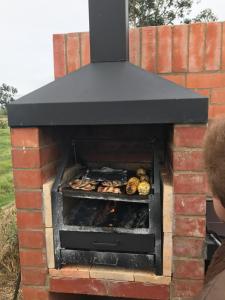 Villa külastajatele saadaval grillimisvõimalused
