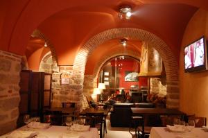 Un restaurant sau alt loc unde se poate mânca la Hotel Los Usías