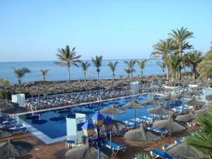 Bazén v ubytování VIK Hotel San Antonio nebo v jeho okolí