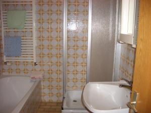 A bathroom at Haus Osterrieder