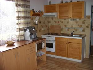 A kitchen or kitchenette at Haus Osterrieder