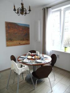 Dining area sa apartment