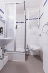 Ein Badezimmer in der Unterkunft a&o Köln Dom