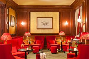 Гостиная зона в Hôtel Barrière Le Royal Deauville