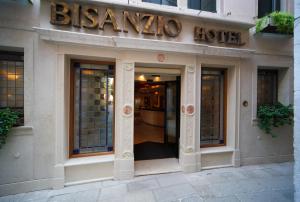The facade or entrance of Hotel Bisanzio