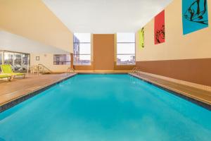 Bassein majutusasutuses Ramada Plaza by Wyndham Prince George või selle lähedal