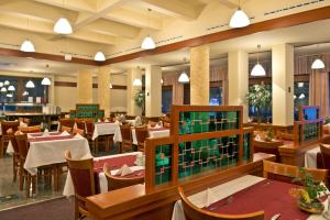 Hotel SOREA SNP 레스토랑 또는 맛집