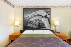 Voodi või voodid majutusasutuse Super 8 by Wyndham Grants Pass toas