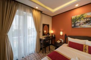 Gallery image of Golden Bell Backpacker Hotel & Pool Bar in Hoi An