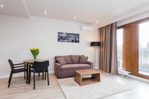 Posedenie v ubytovaní Platinum Residence Mokotów