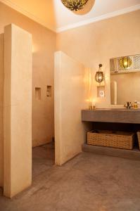 Et badeværelse på Riad Abracadabra
