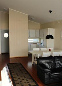 Gallery image of Sula Rorbuer og Havhotell in Sula